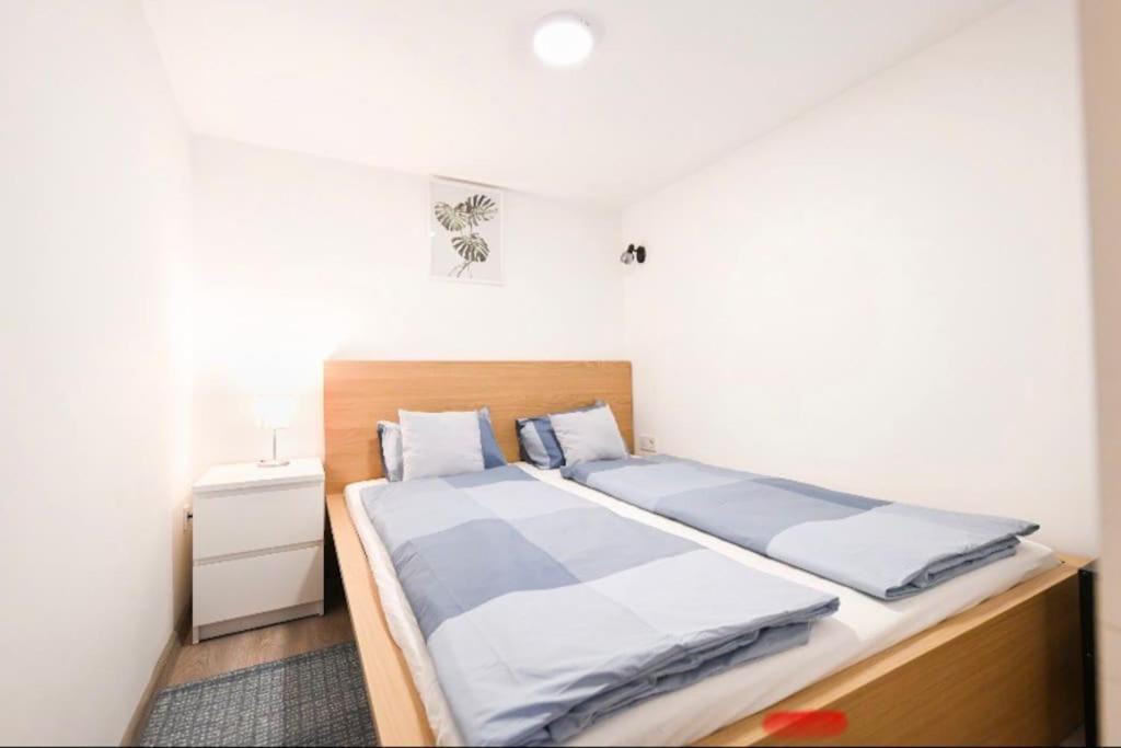 2 Bedroom Flat In Nyar Str., Boutique Budapeste Exterior foto